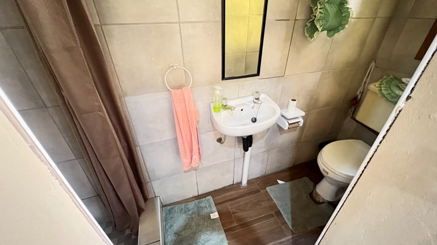 4 Bedroom Property for Sale in Langenhovenpark Free State